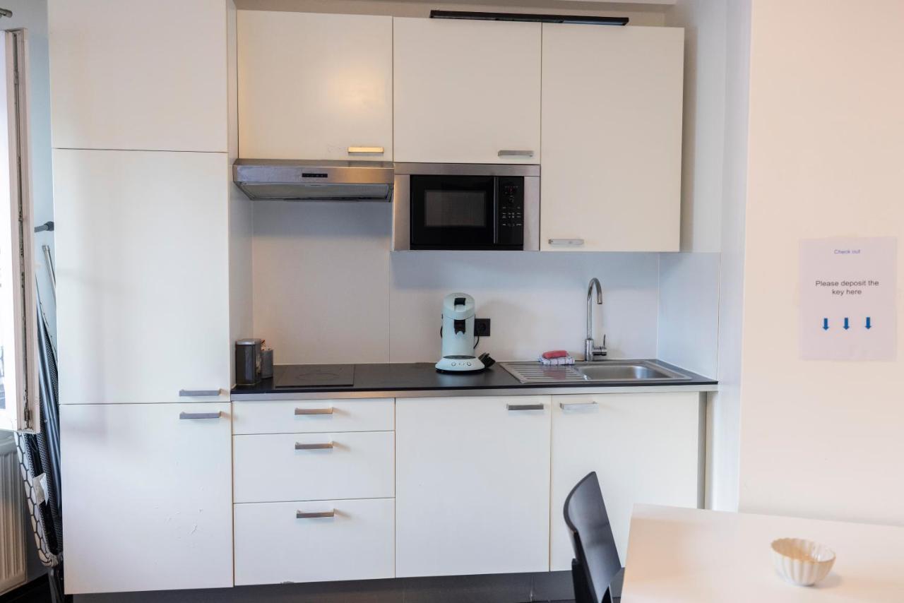 Modern Studio Lux-City Luxembourg Exterior photo